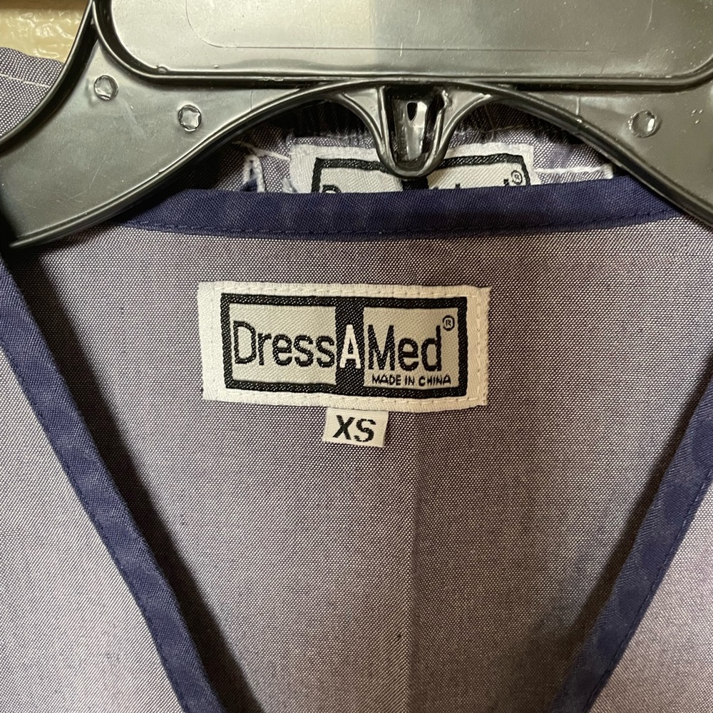 Scrub set - Picture 2 of 5